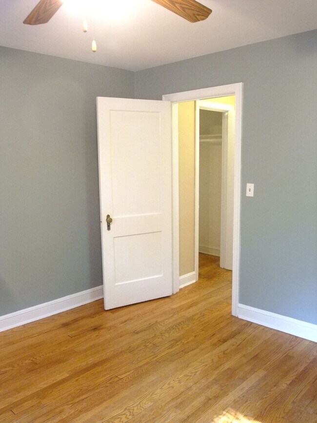 Building Photo - 8206 Greenwood Ave