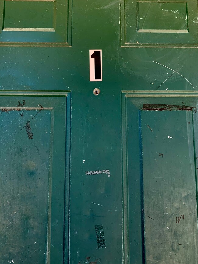 Building Photo - 408 W Carolina St