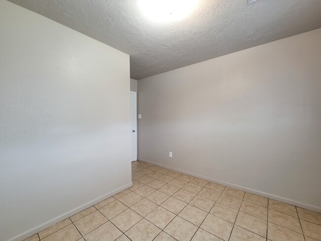 Building Photo - 17423 Ranch Country Rd