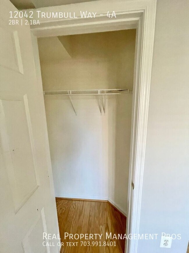 Building Photo - 12042 Trumbull Way