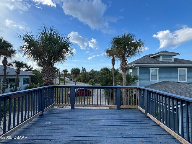 Building Photo - 528 Bostwick Ave