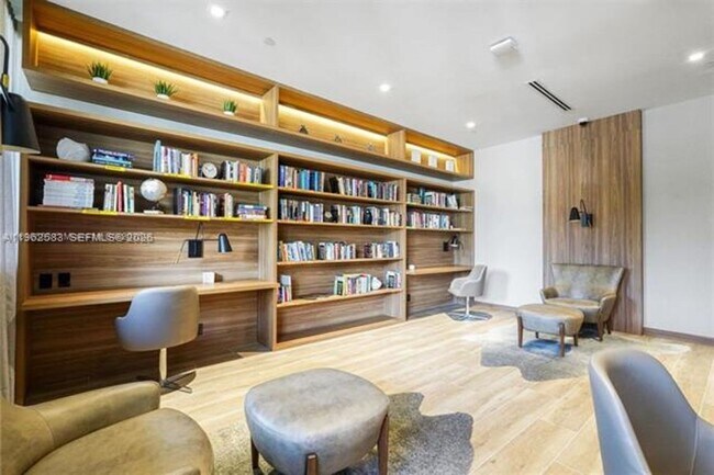 Building Photo - 1000 W Island Blvd