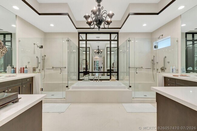 Building Photo - 17070 Royal Cove Way