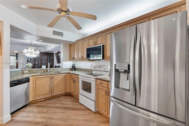 Building Photo - 9599 Weldon Cir