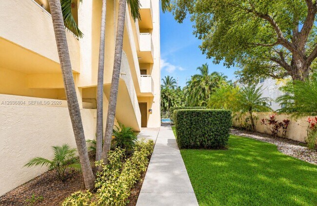 Building Photo - 5839 SW 74th Terrace