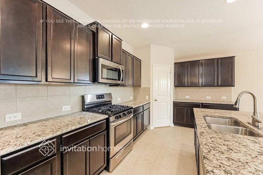 Building Photo - 15426 Bobwhite Quail