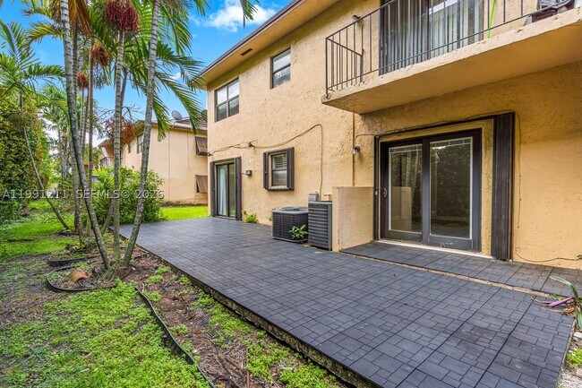 Building Photo - 6854 NW 173rd Dr