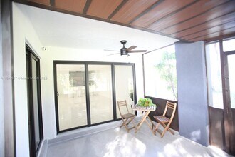 Building Photo - 510 W Park Dr