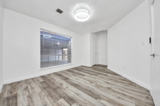 Building Photo - 11627 Bowlan Ln