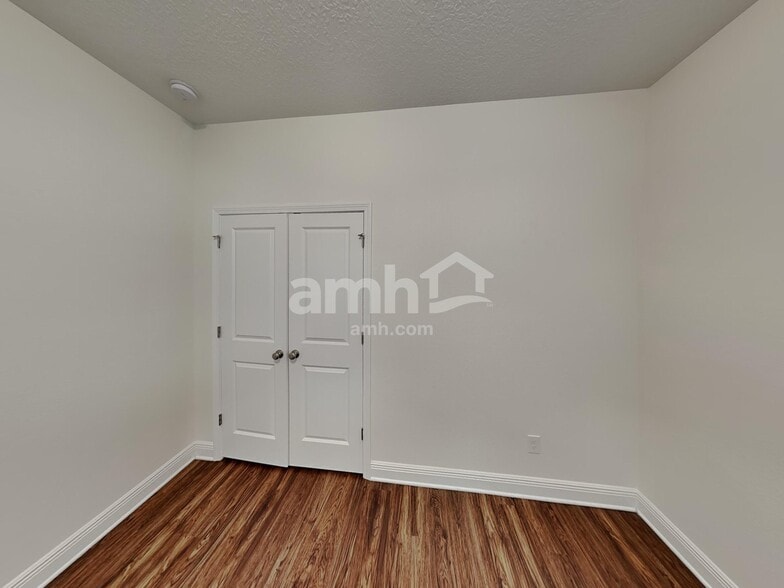 Building Photo - 1372 Celery Ave