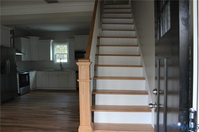 Building Photo - 1130 W High St