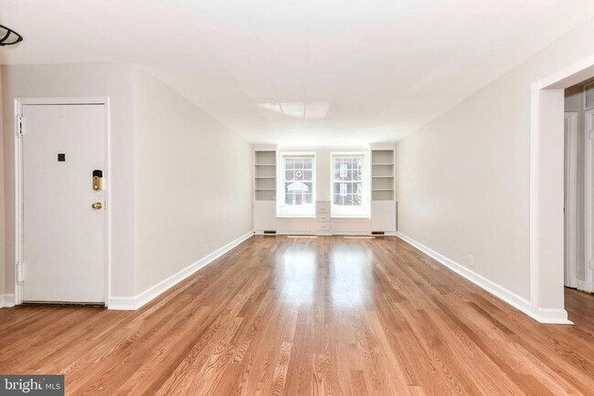 Building Photo - 3057 S Buchanan St
