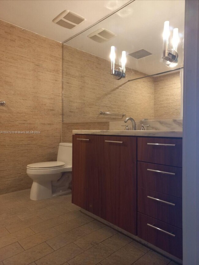 Building Photo - 50 Biscayne Blvd