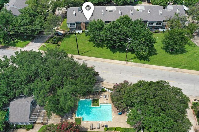 Building Photo - 8555 Fair Oaks Crossing