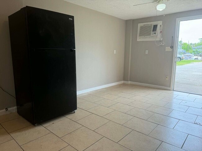 Building Photo - 5511 Avenue N 1/2 Rear