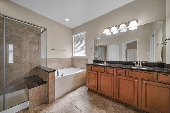 Building Photo - 25208 Forest Ledge Dr