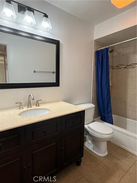 Building Photo - 898 Temple Terrace