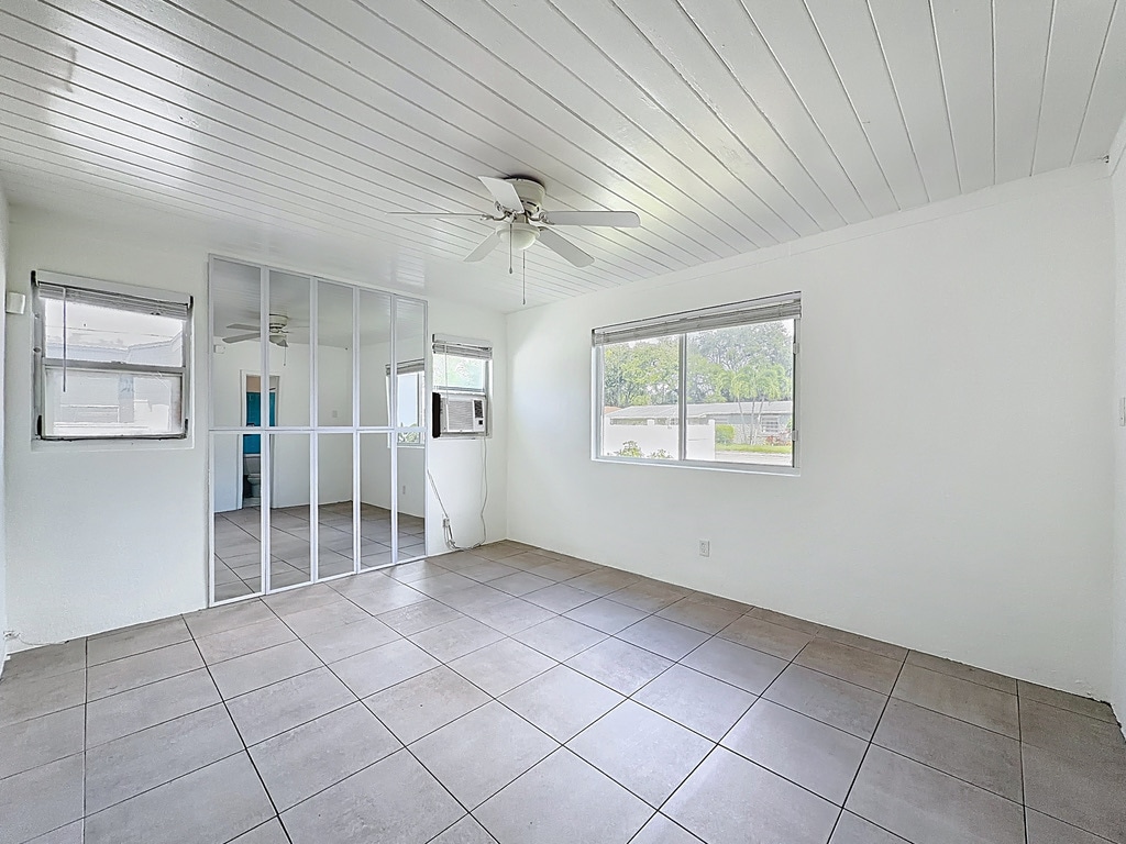 Building Photo - 401 NW 16th Ave