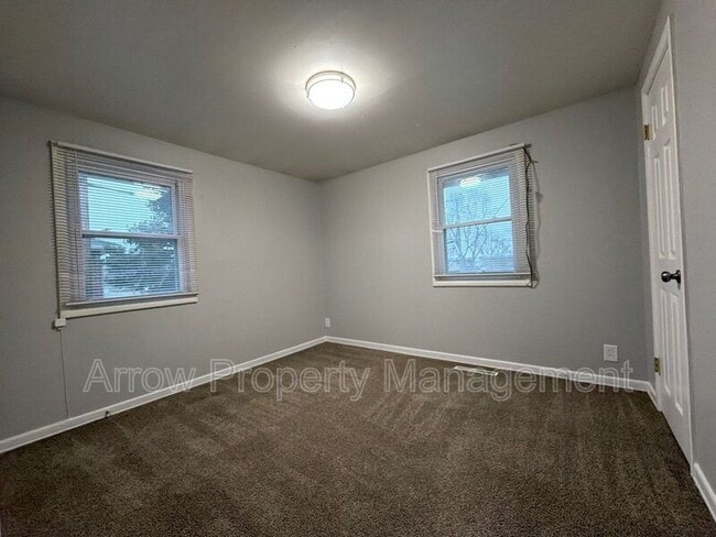 Building Photo - 5421 Benton St