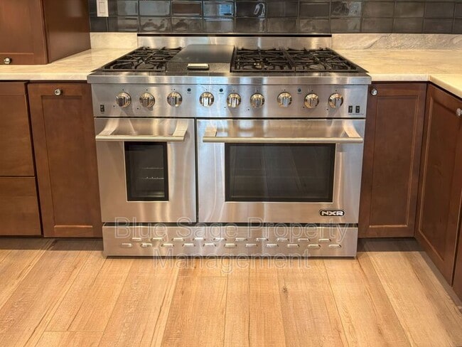 Building Photo - 241896 US-101