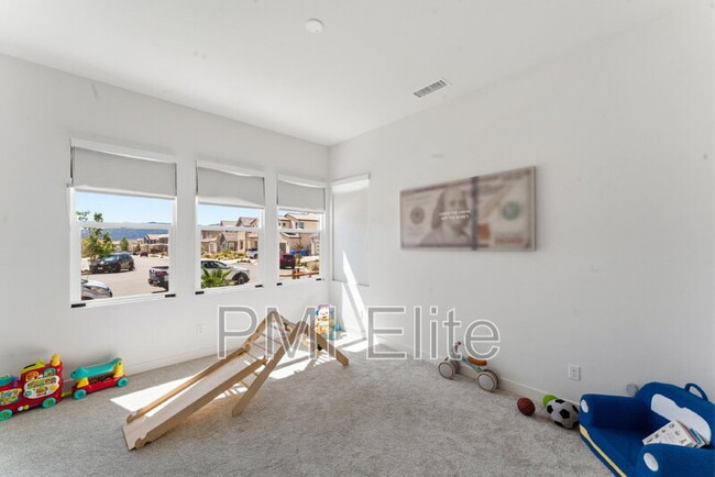 Building Photo - 28657 Windbreak Tr