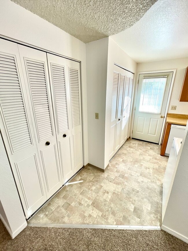 Building Photo - 3047 Kane St