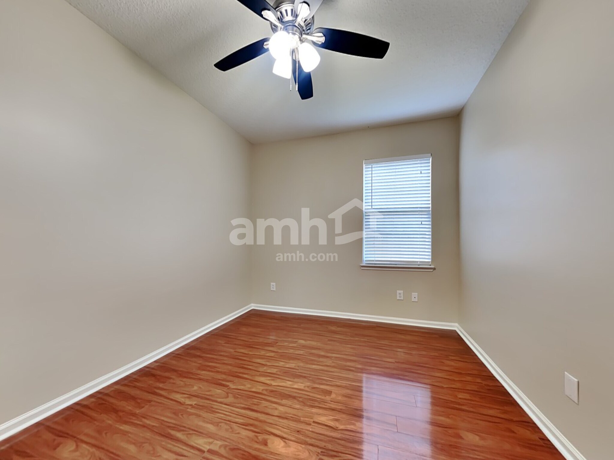 Building Photo - 658 Southland Ln