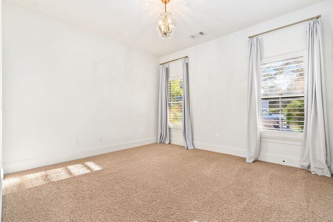 Building Photo - 1101 Blackman Cir