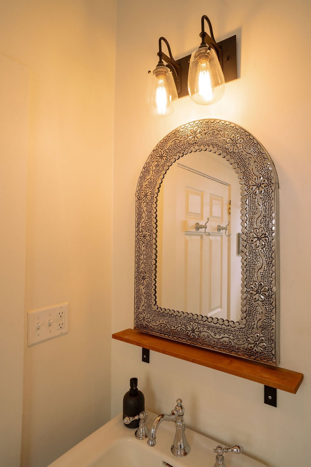 Building Photo - 112 E 16th St