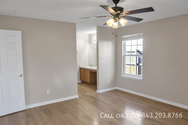Building Photo - 9990 Hallsford Dr