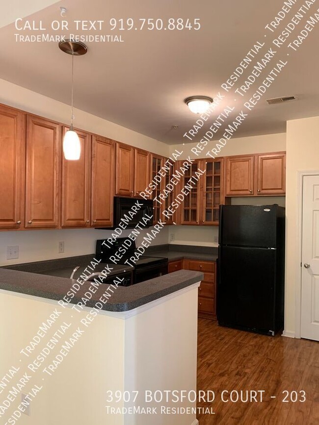 Building Photo - 2 Bedroom 2 Bath Condo on Botsford Court A...