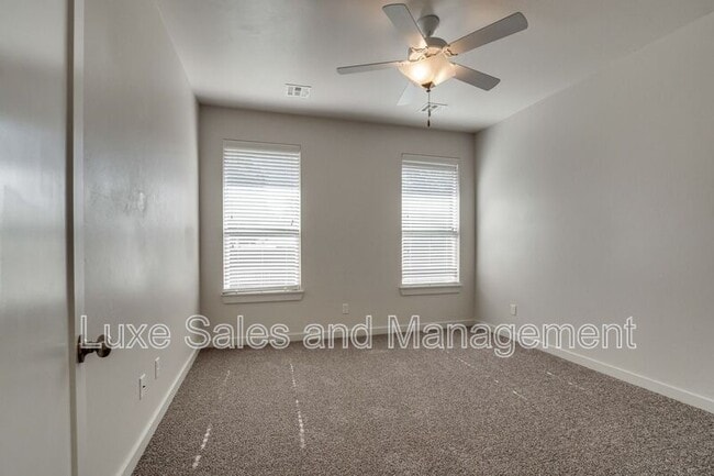 Building Photo - 504 Martina Ln