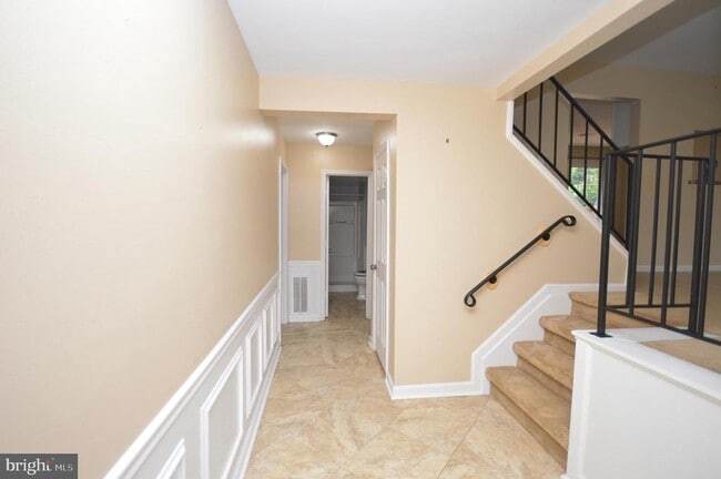 Building Photo - 7017 Lombard Ln