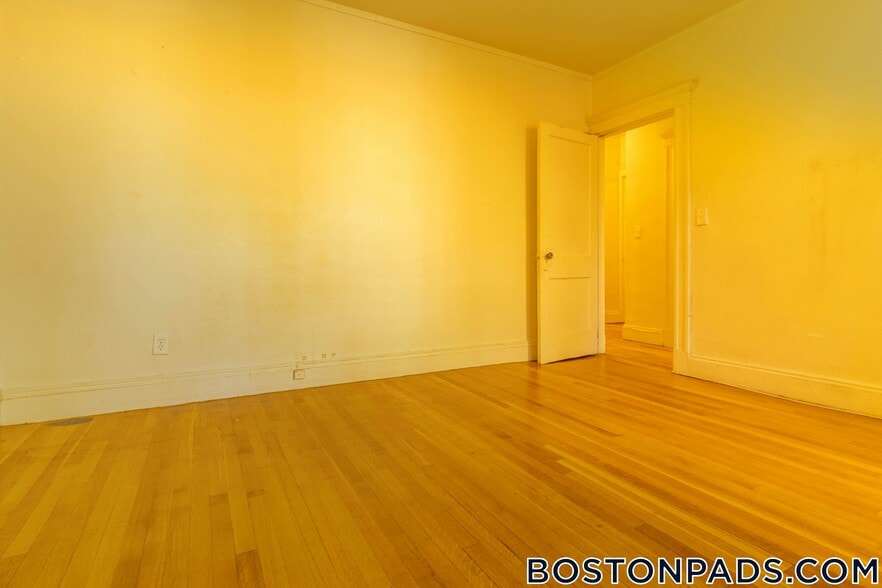 Building Photo - 1634 Commonwealth Ave