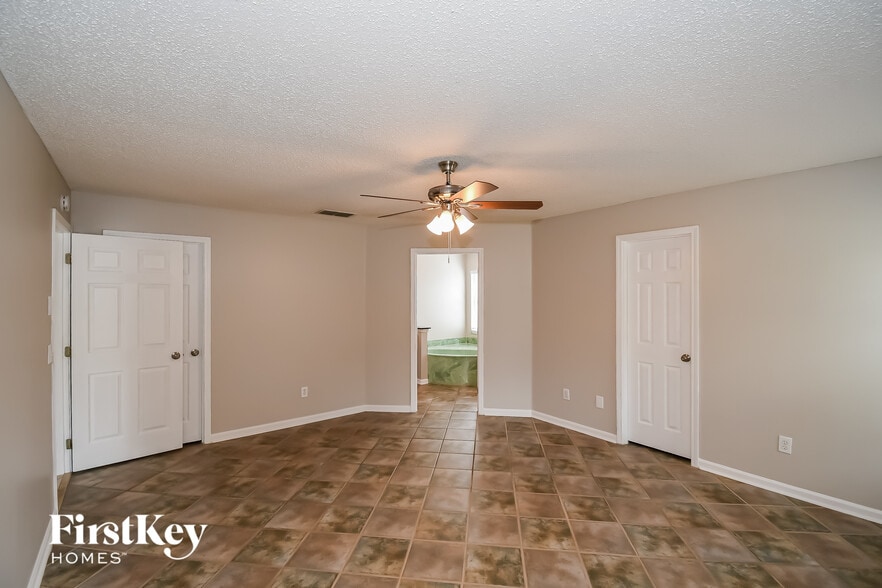 Building Photo - 2985 Chase Ridge Dr