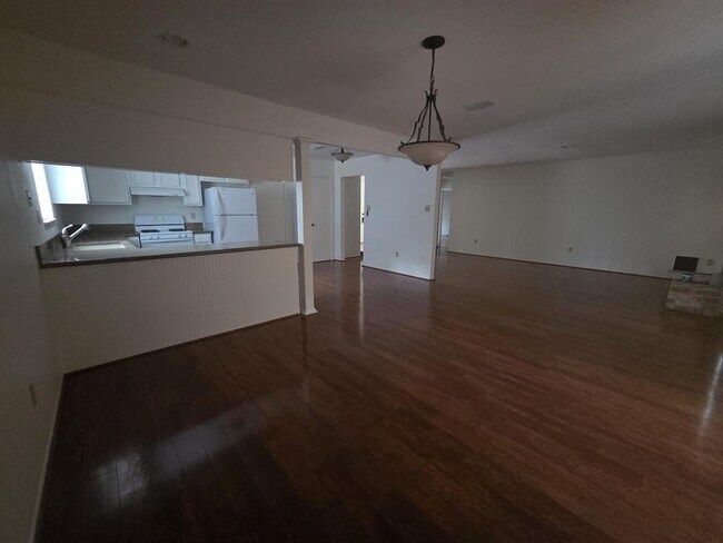 Building Photo - 21 N Waxberry Rd