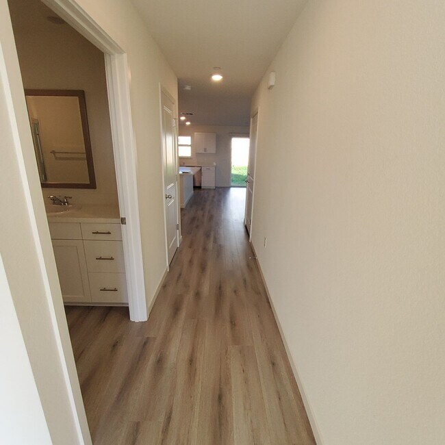 Building Photo - 2209 George Dr