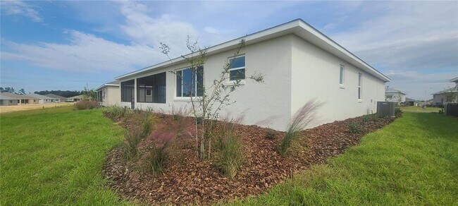 Building Photo - 9754 SW 103rd Ave
