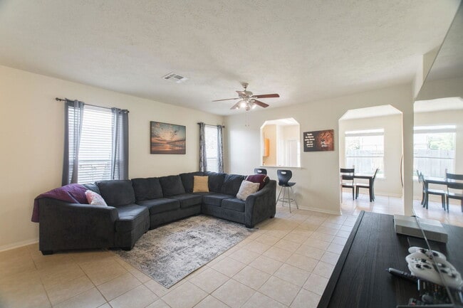 Building Photo - 1111 Turnberry Park Ln