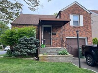 Building Photo - 301 W Elm St