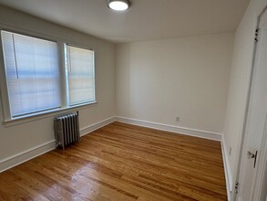 Building Photo - Marlyn Apts 101