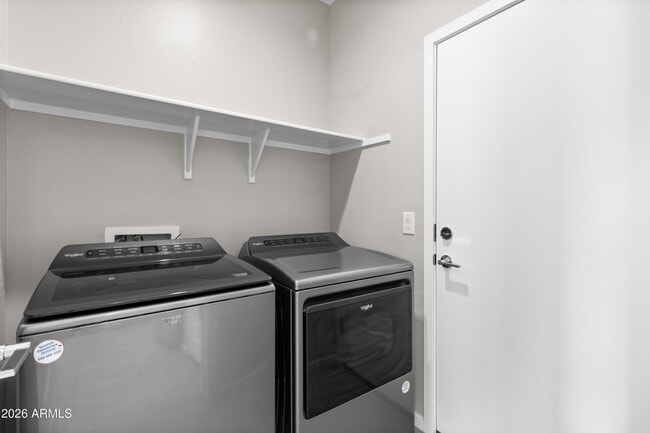 Building Photo - 3236 Juniper Cyn Dr