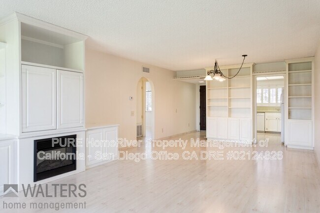 Building Photo - 17071-B Bernardo Center Dr.