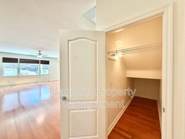 Building Photo - 35824 Red Bluff Pl