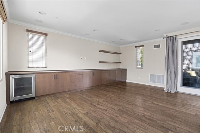 Building Photo - 5544 Palm Dr