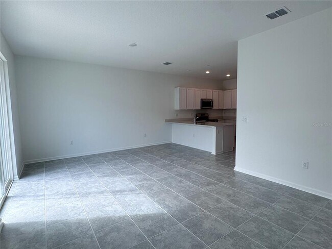 Building Photo - 2494 Skyline Lp