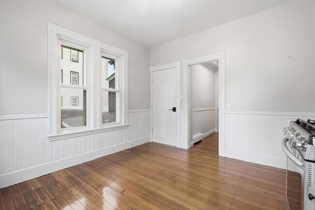 Building Photo - 97 Horace St