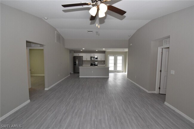 Building Photo - 3718 Donahue Ave