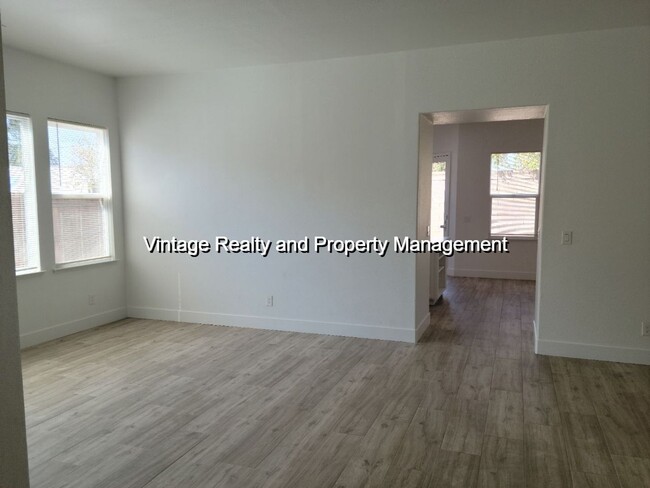 Building Photo - Newly Updated Fantastic Home For Rent! Ava...