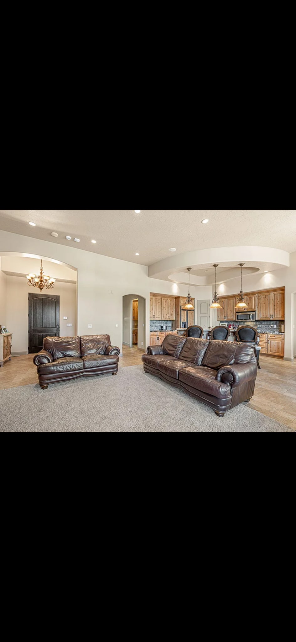 Building Photo - 1747 W Red Cloud Cir